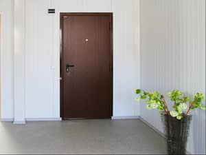 Предлагаем входные железные двери в квартиру DoorHan ЭКО 980х2050 в Москве по выгодной цене